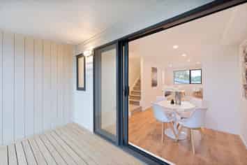 2/11 Hereford Road, Te Atatu Peninsula