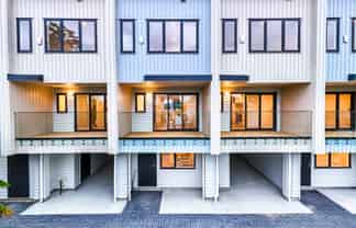 2/11 Hereford Road, Te Atatu Peninsula