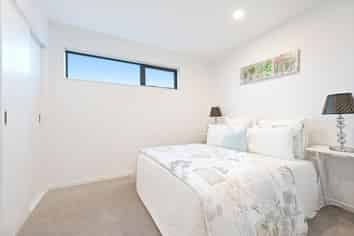 2/11 Hereford Road, Te Atatu Peninsula