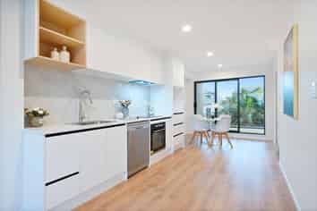 2/11 Hereford Road, Te Atatu Peninsula