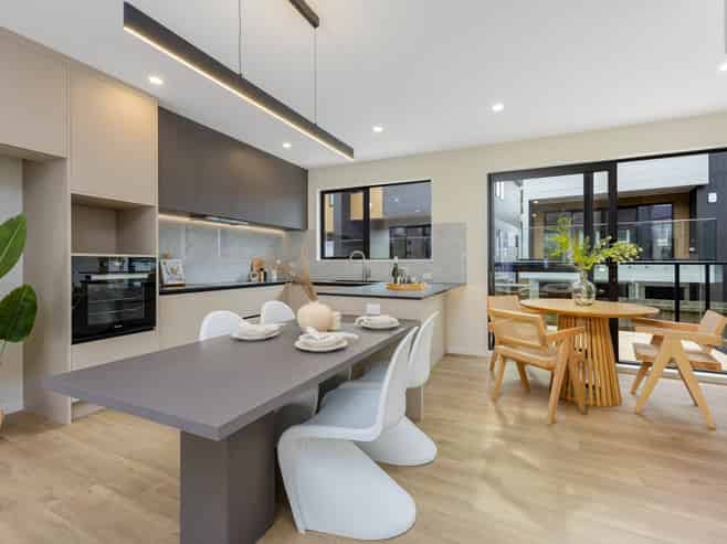 9C Catalina Crescent, Forrest Hill