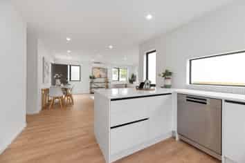 18B Geneva Place, Blockhouse Bay