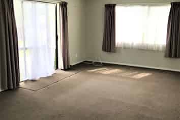 4 Dungarvon Place, Clendon Park