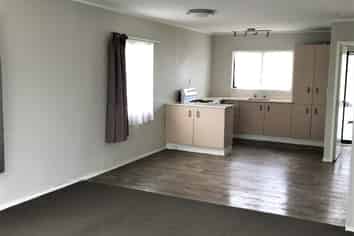 4 Dungarvon Place, Clendon Park