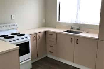 4 Dungarvon Place, Clendon Park