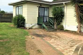 4 Dungarvon Place, Clendon Park