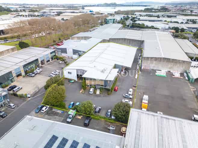 PRIME MT WELLINGTON WAREHOUSE + CARPARKING + YARD