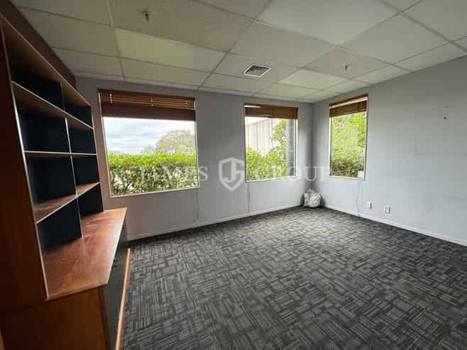 PRIME MT WELLINGTON WAREHOUSE + CARPARKING + YARD