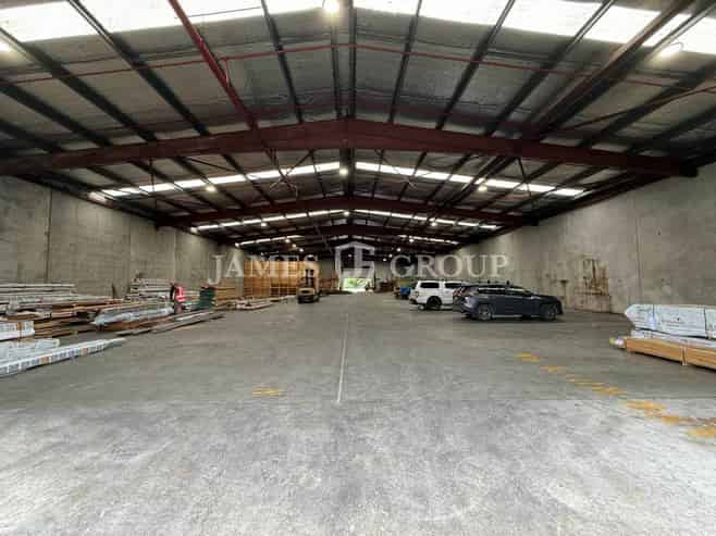 PRIME MT WELLINGTON WAREHOUSE + CARPARKING + YARD