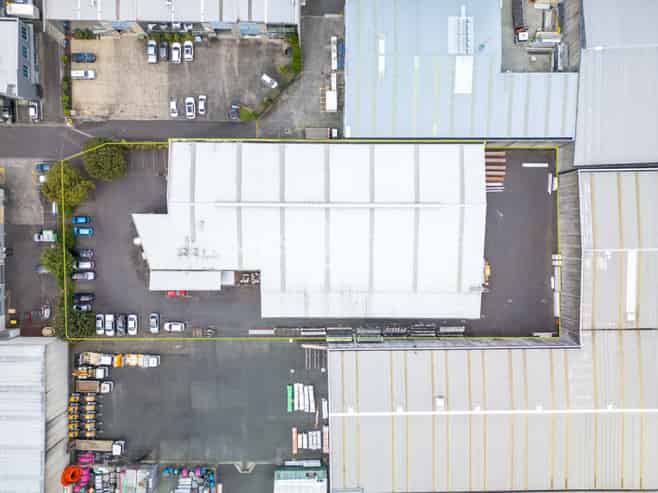 PRIME MT WELLINGTON WAREHOUSE + CARPARKING + YARD