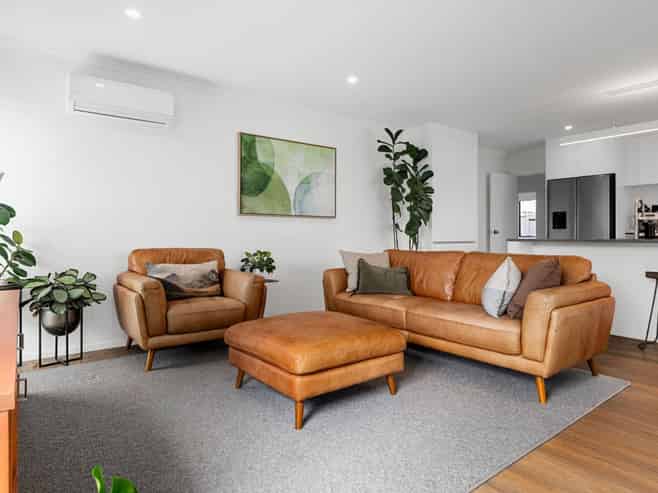 8 Parkside Drive, Huntington