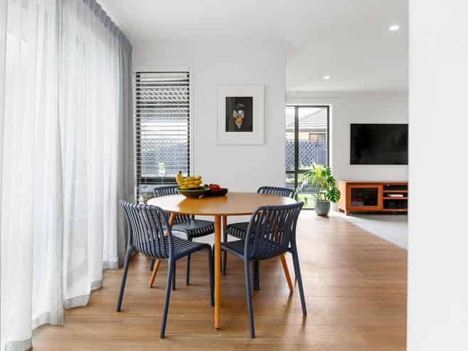 8 Parkside Drive, Huntington