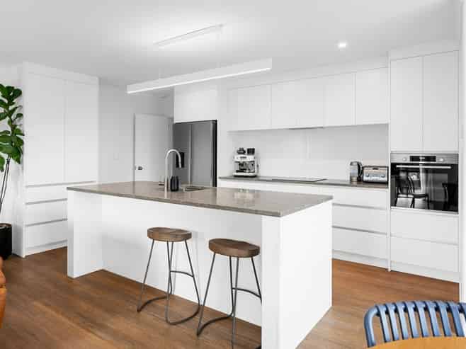 8 Parkside Drive, Huntington