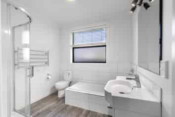 4 Lees Street, Gladstone