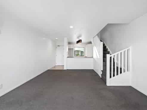 2/77 St George Street, Papatoetoe