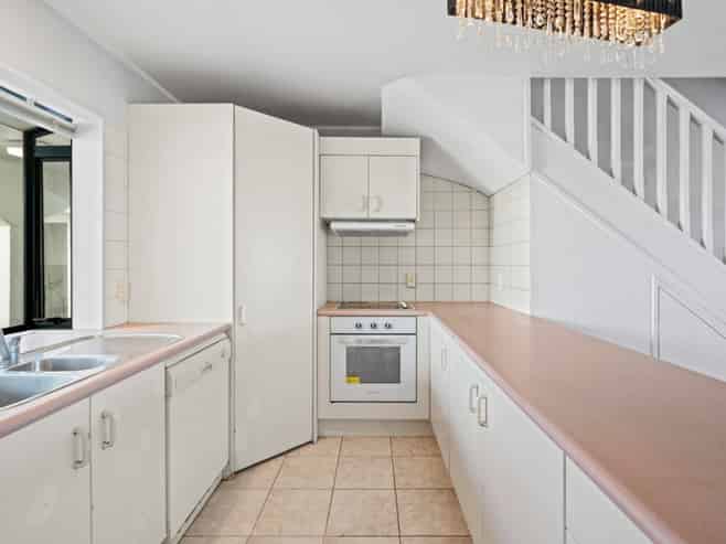 2/77 St George Street, Papatoetoe