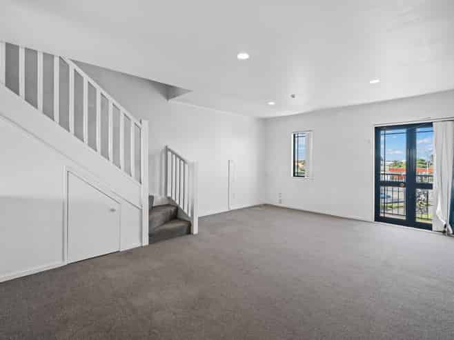 2/77 St George Street, Papatoetoe