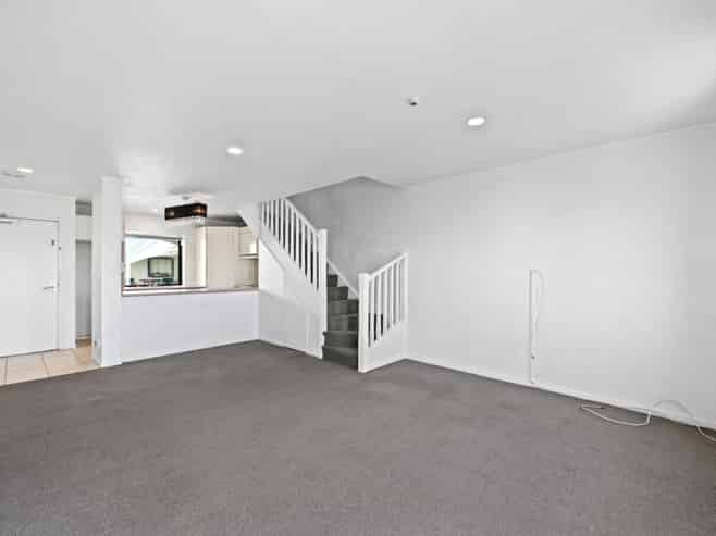 2/77 St George Street, Papatoetoe