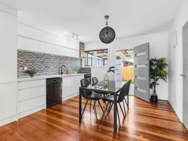 1/30 Kay Drive, Blockhouse Bay