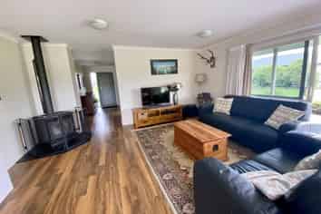 4 Camellia Lane, Carterton