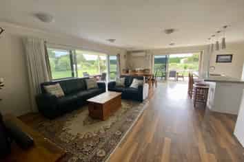 4 Camellia Lane, Carterton