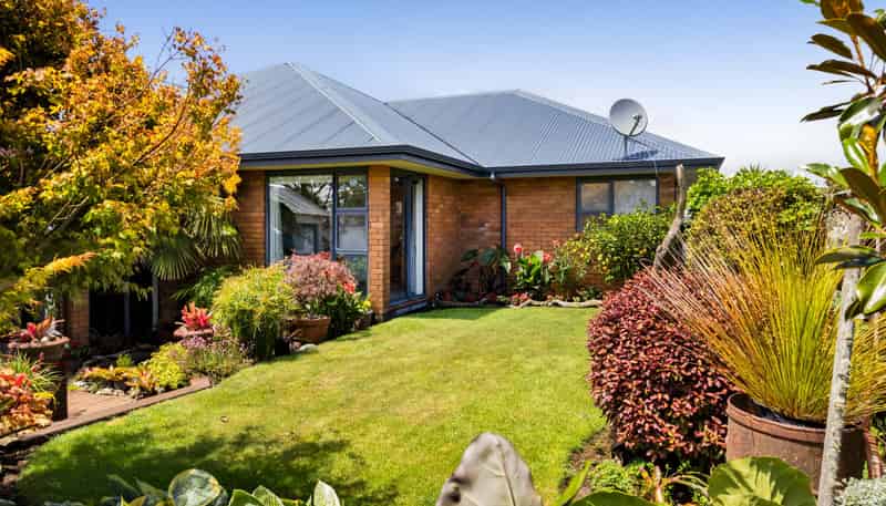 9 Elizabeth Grove, Stratford