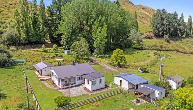 377 Parihauhau Road, Parikino