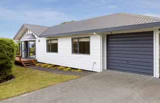 2/19 Brunette Drive, Acacia Bay