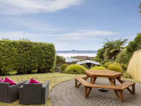 2/19 Brunette Drive, Acacia Bay