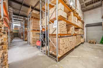 Vacant, Versatile, & Ready for Your Vision! 