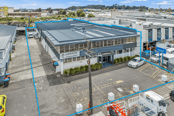 Vacant, Versatile, & Ready for Your Vision! 