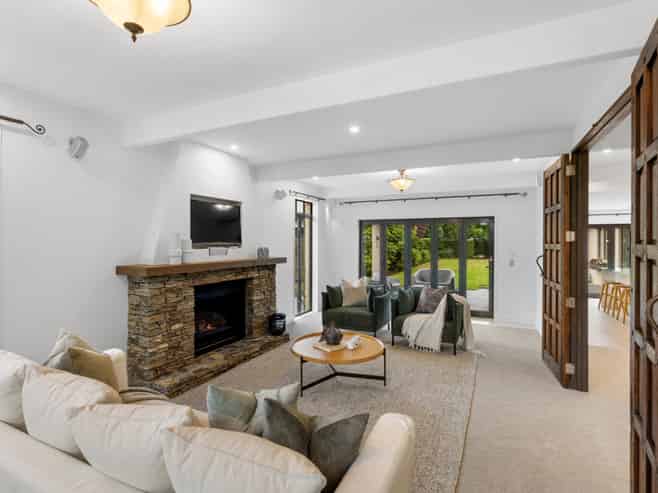 36 Glen Oaks Drive, Northwood