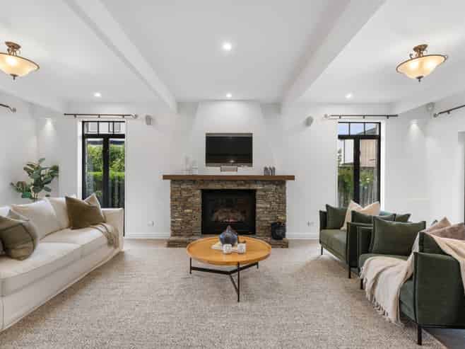 36 Glen Oaks Drive, Northwood