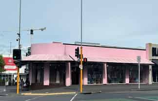 PRIME RETAIL CORNER ON BUSTLING BROADWAY
