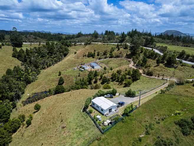 121 Gomez Road, Hikurangi