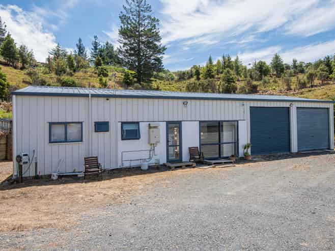 121 Gomez Road, Hikurangi
