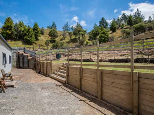 121 Gomez Road, Hikurangi