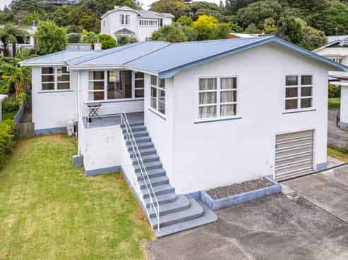75 Anzac Parade, Whanganui East