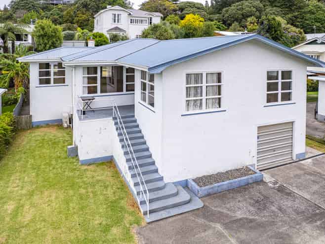 75 Anzac Parade, Whanganui East
