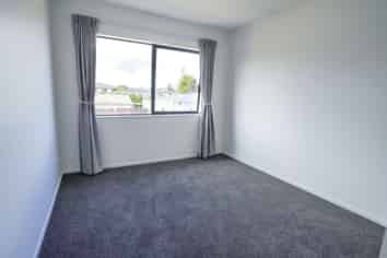 8/19 Kingdale Road , Henderson