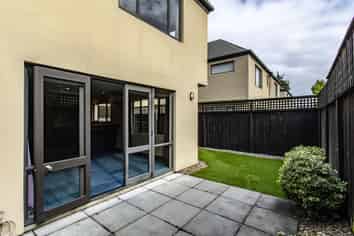 2/67 Brockworth Place, Riccarton