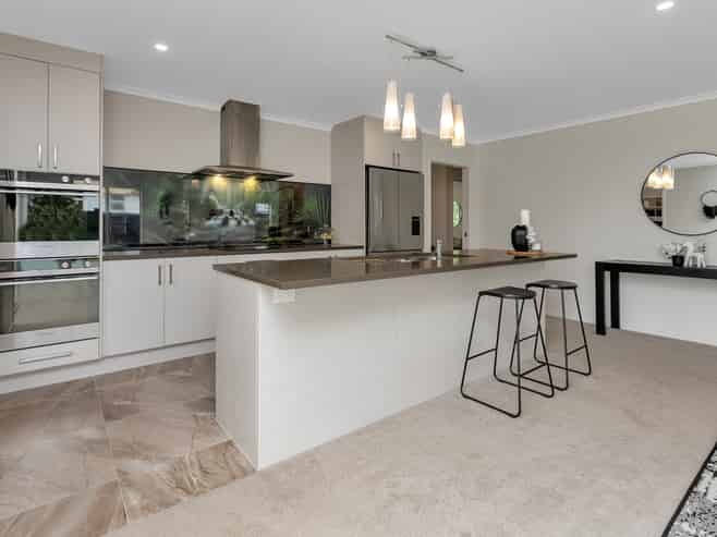 10 Myrtle Lane, Kamo