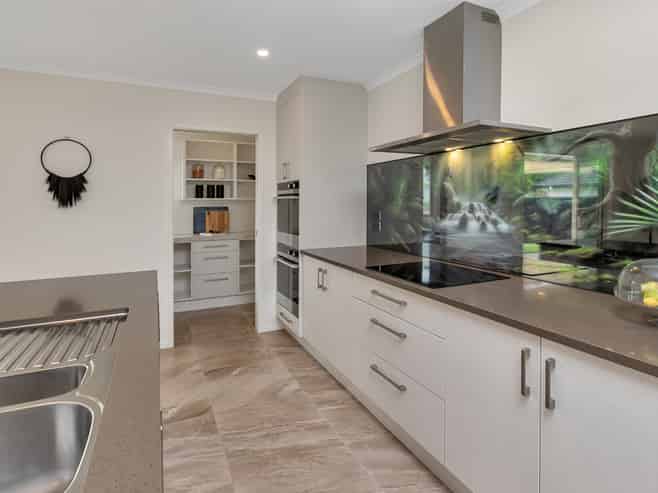 10 Myrtle Lane, Kamo