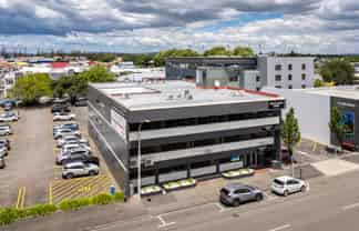 Renovated, Modern and Bright – CBD Offices