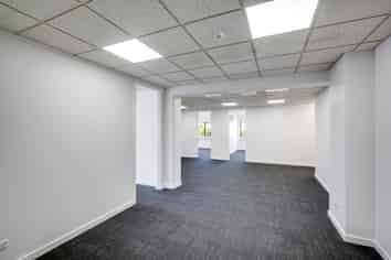 Renovated, Modern and Bright – CBD Offices