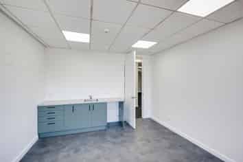 Renovated, Modern and Bright – CBD Offices