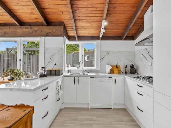 21 Moody Avenue, Whau Valley