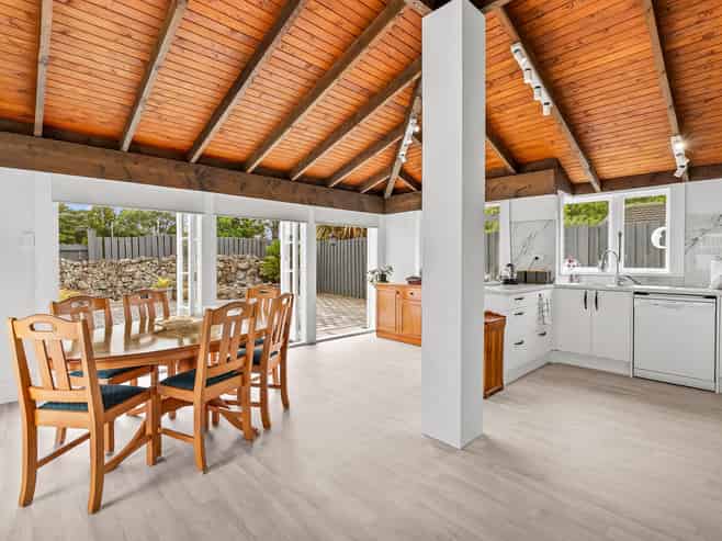 21 Moody Avenue, Whau Valley