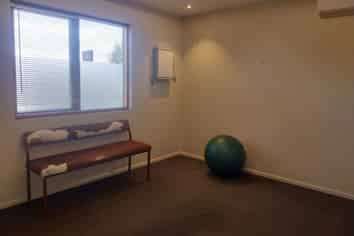 Prime location - Modern offices and parking