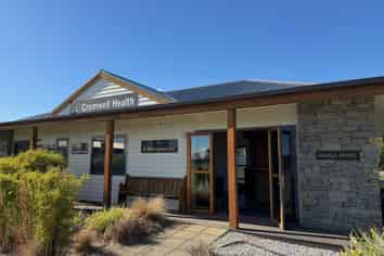 Prime location - Modern offices and parking